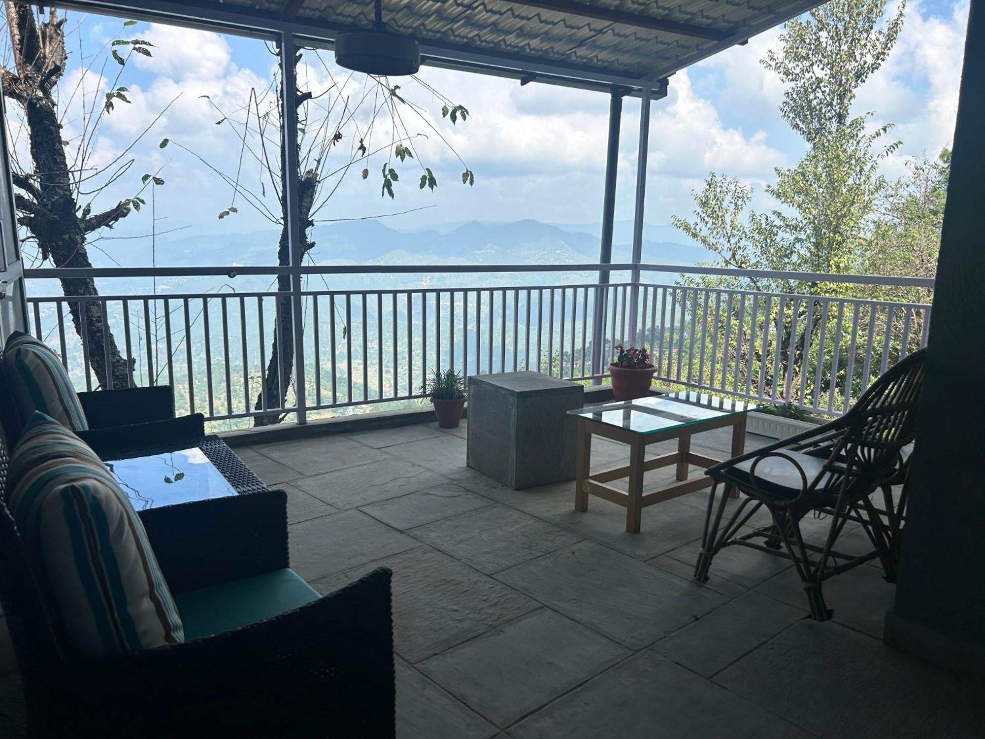 Kasar Himalaya Holiday Resort, Binsar Rd Алмора Экстерьер фото