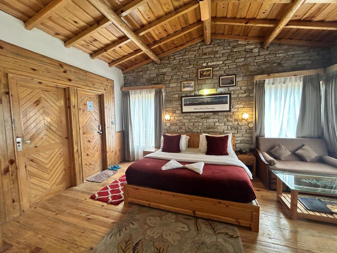 Kasar Himalaya Holiday Resort, Binsar Rd Алмора Экстерьер фото