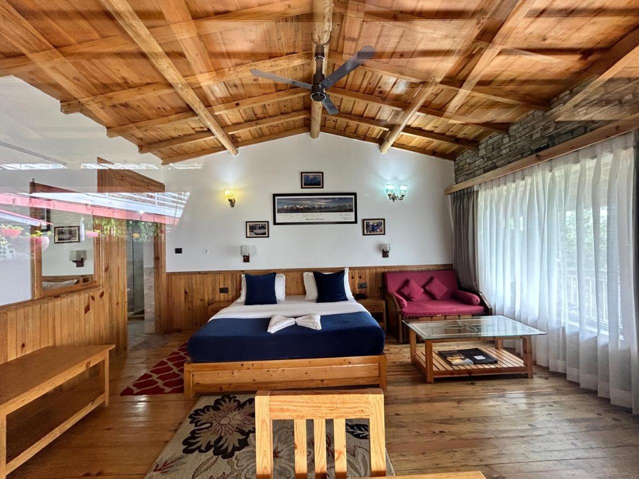 Kasar Himalaya Holiday Resort, Binsar Rd Алмора Экстерьер фото