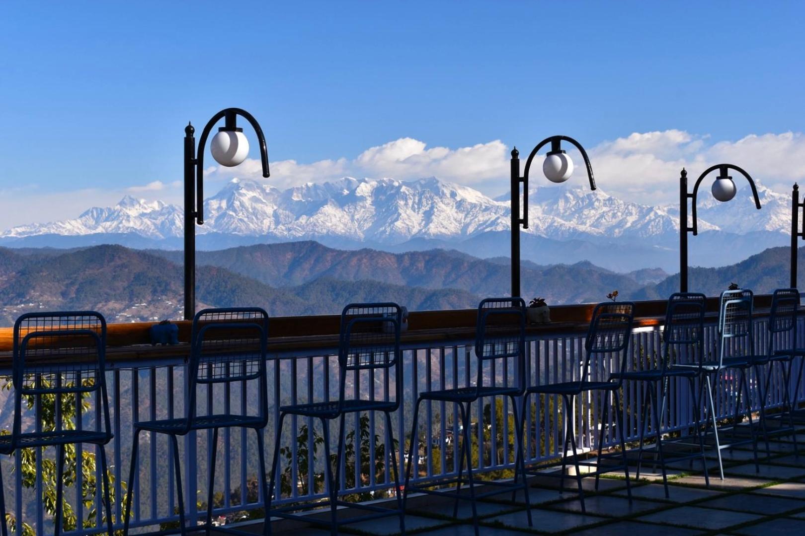Kasar Himalaya Holiday Resort, Binsar Rd Алмора Экстерьер фото
