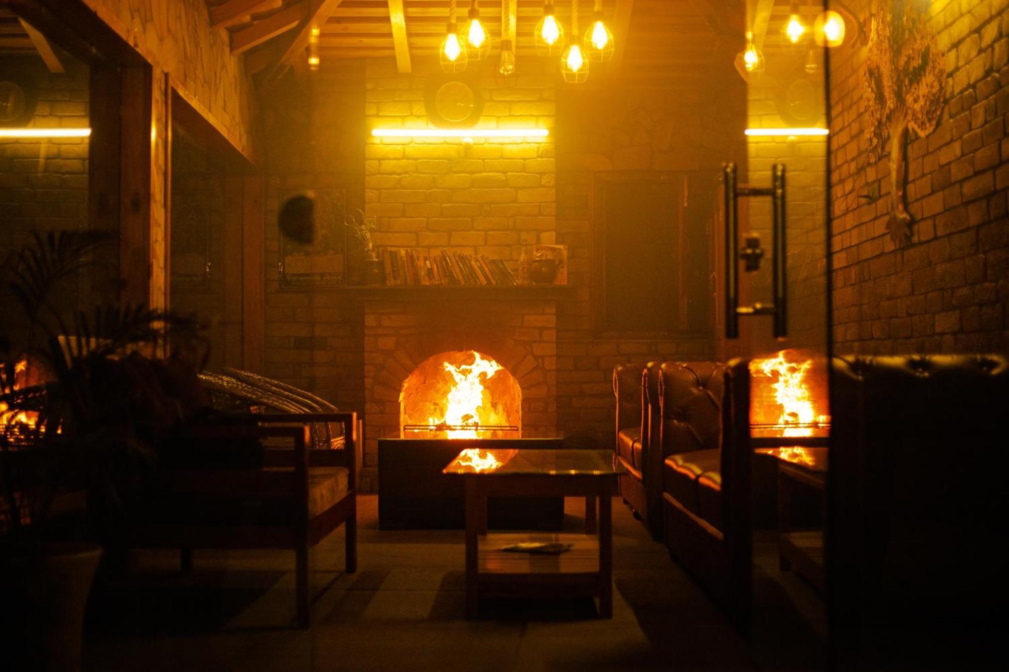 Kasar Himalaya Holiday Resort, Binsar Rd Алмора Экстерьер фото
