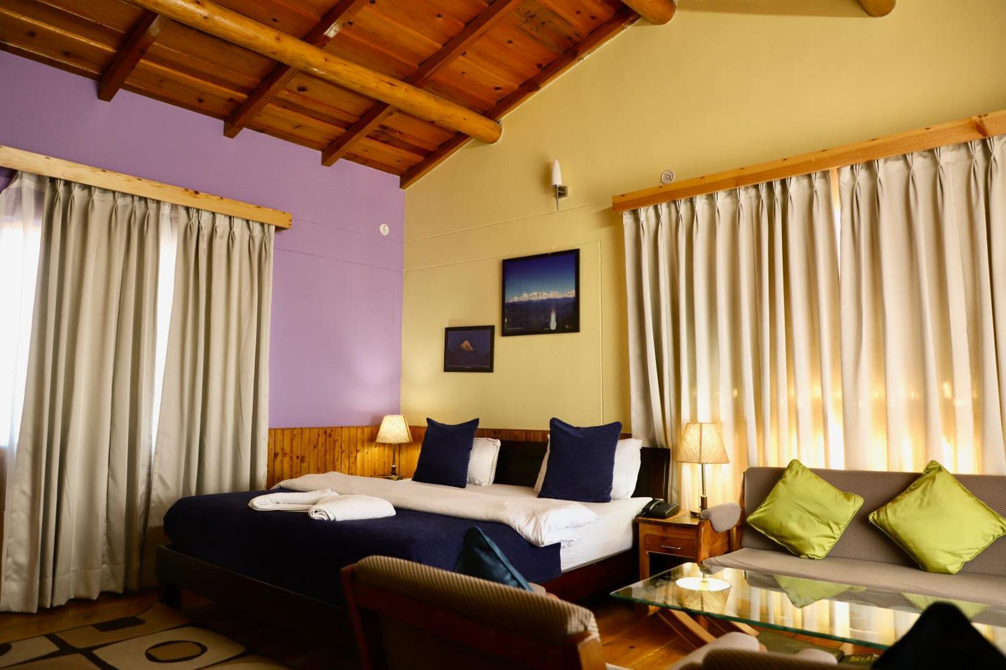 Kasar Himalaya Holiday Resort, Binsar Rd Алмора Экстерьер фото